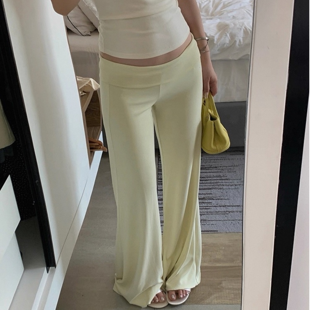 Yellow wide leg folding trousers #widelegtrousers